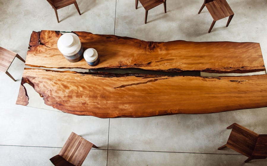 From New Zealand to your table. Kauri by Riva 1920