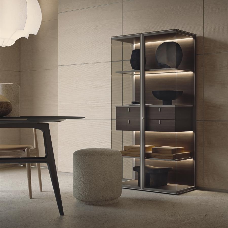 Aliante je nová prosklená skříň do obývacího prostoru navržená Giuseppem Bavuso